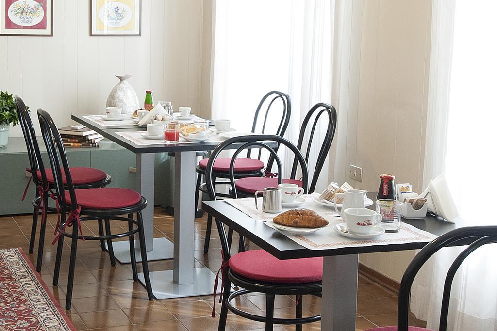 Hotel Gardenia Forlì Kültér fotó