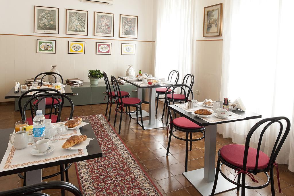 Hotel Gardenia Forlì Kültér fotó